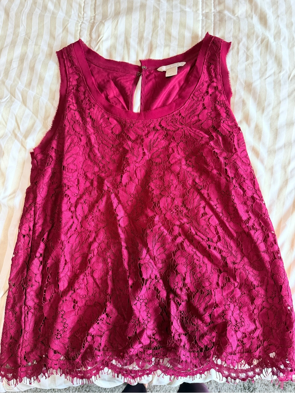 Sleeveless Lace Overlay Tank Top - Burgundy